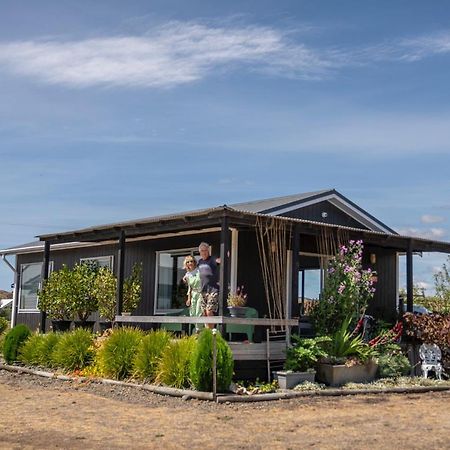 Beach Front Wine Makers Cottage Te Awanga Kültér fotó